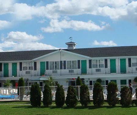 Colonial Motel Wisconsin Dells Extérieur photo