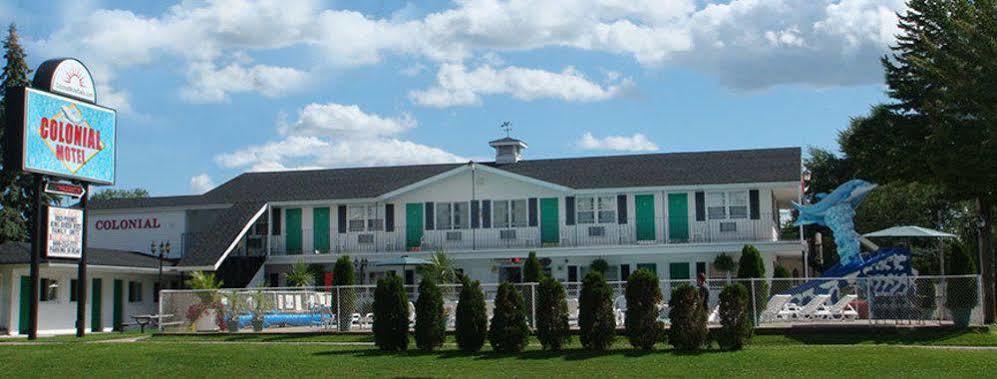Colonial Motel Wisconsin Dells Extérieur photo